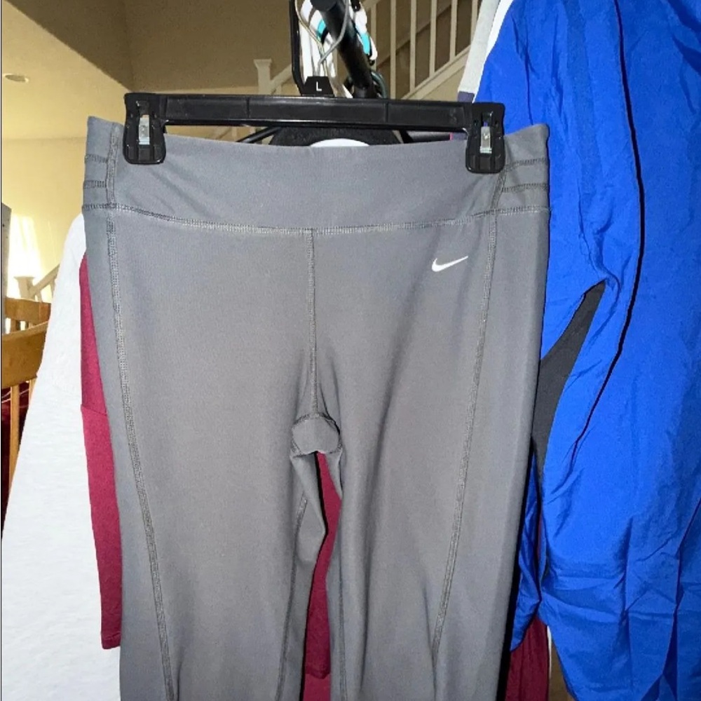 Nike Gray CroppedLeggings size small